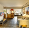 5.Oun Beach House_modern-living-room-and-exterior